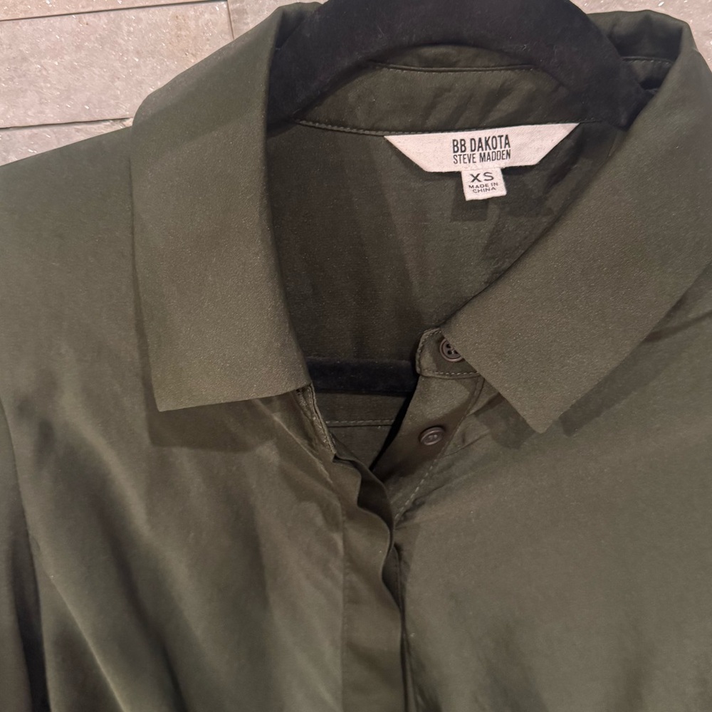 Olive Green Button-Up Dress size xs - Picture 3 of 4